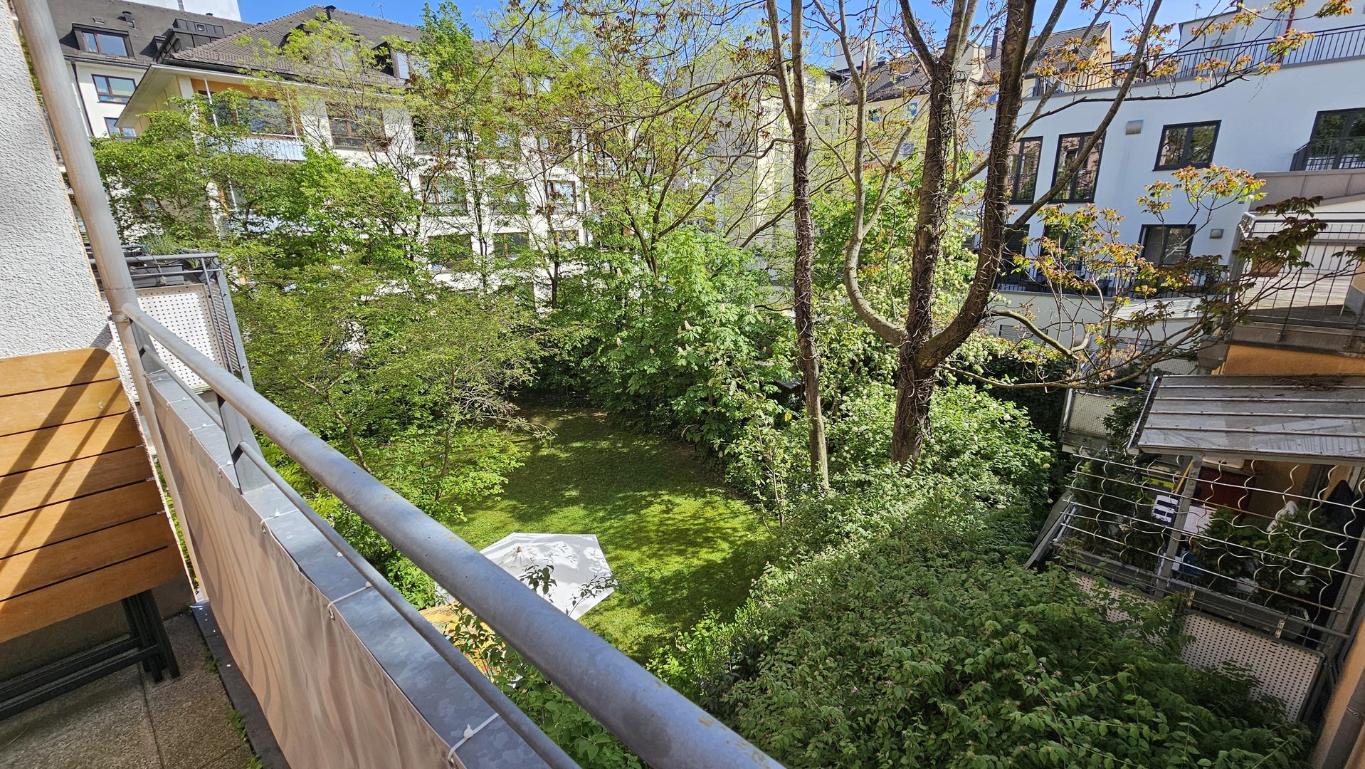 Urbaner Luxus trifft auf grüne Oase: Einzigartige Maisonette im Univiertel provisionsfrei – München – Vorschaubild 6