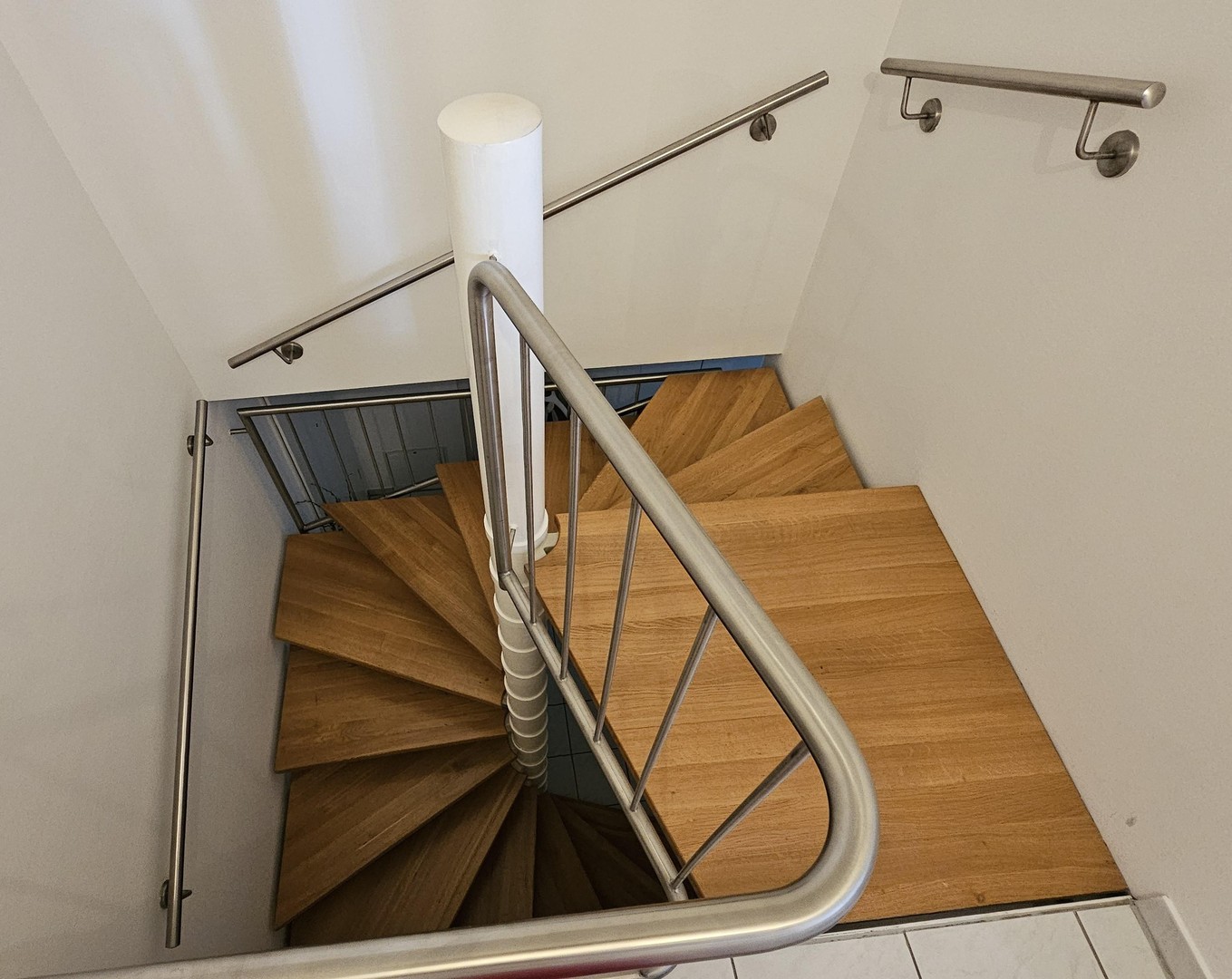 Urbaner Luxus trifft auf grüne Oase: Einzigartige Maisonette im Univiertel provisionsfrei – München – Vorschaubild 12