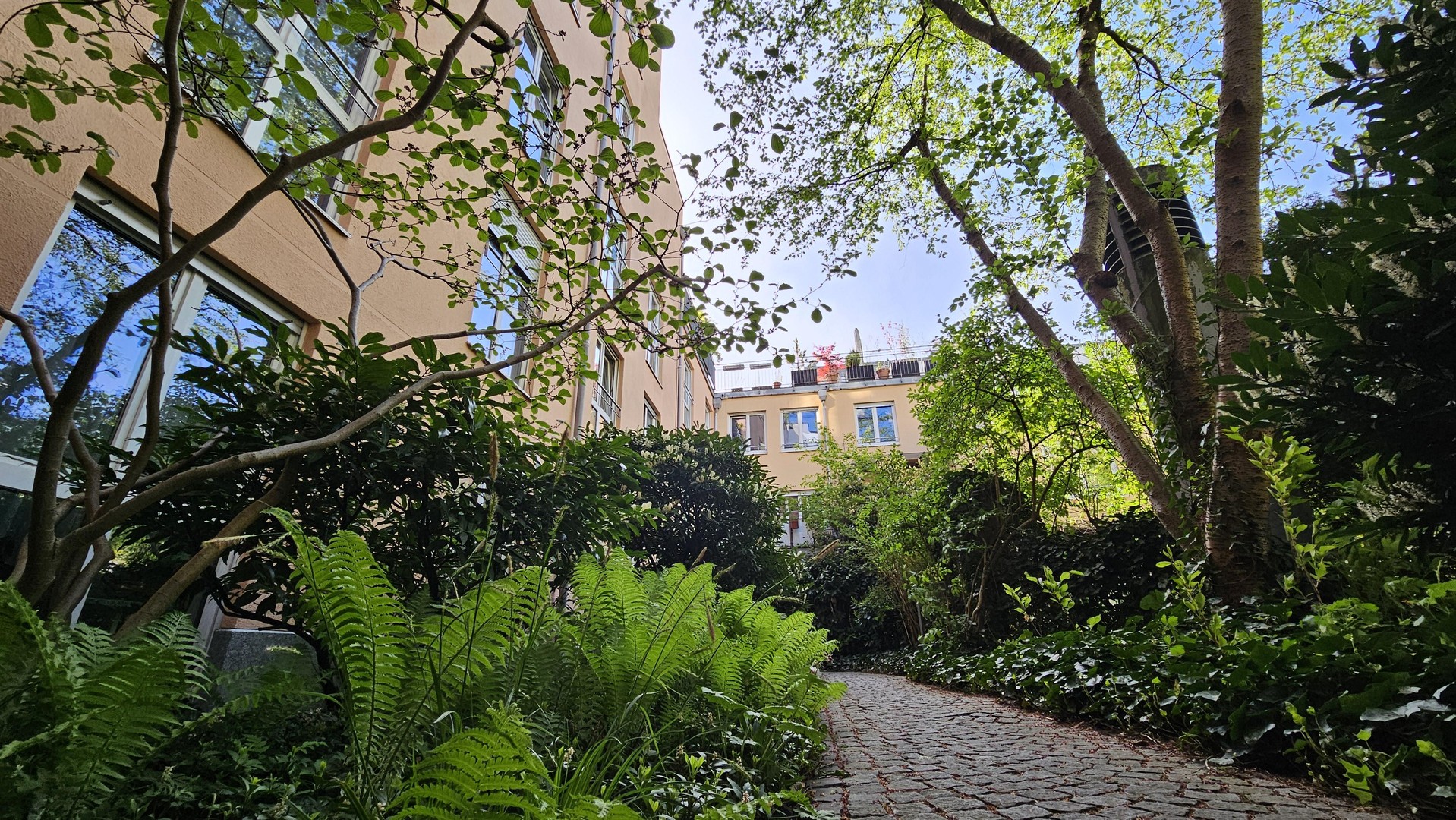 Urbaner Luxus trifft auf grüne Oase: Einzigartige Maisonette im Univiertel provisionsfrei – München – Vorschaubild 19