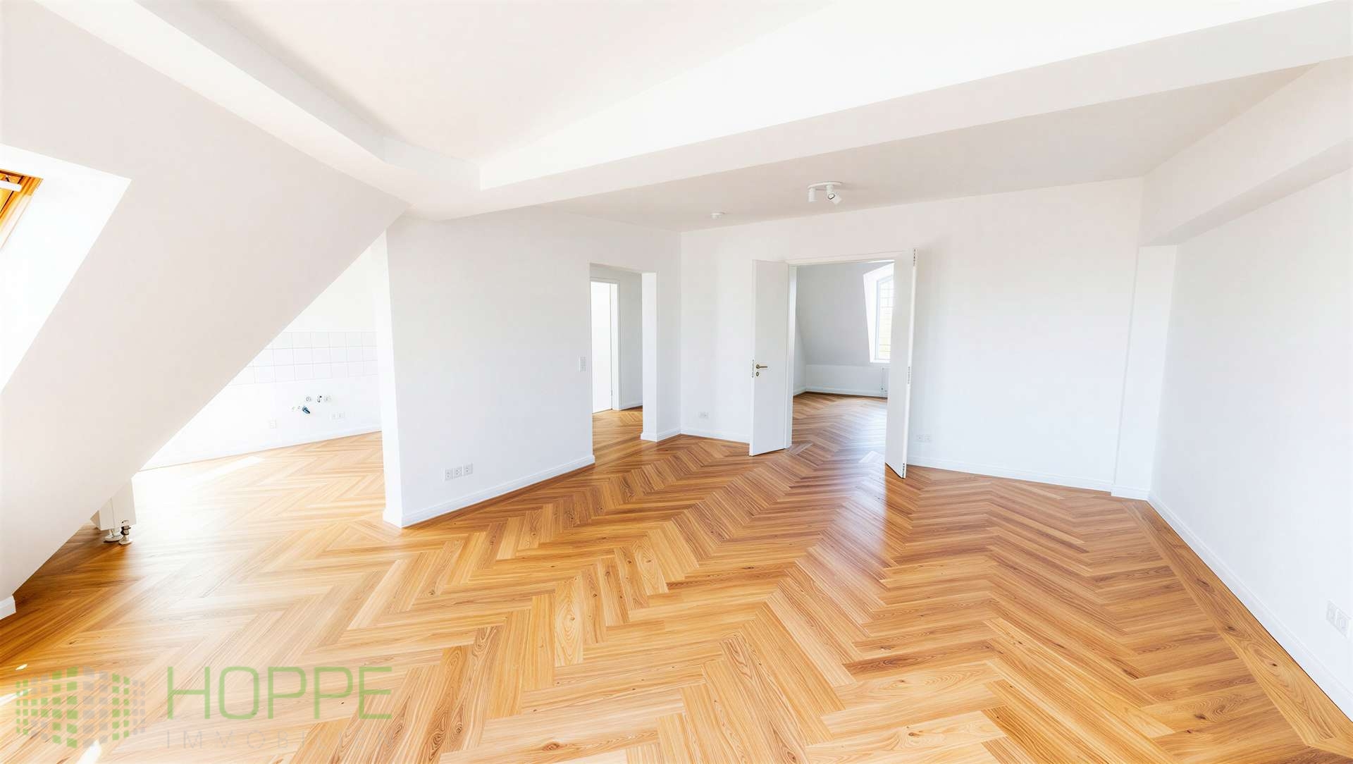 Simon-Dach-Kiez - Move in immediately - Exclusive top floor apartment in a sought-after location in Friedrichshain – Berlin – Vorschaubild 5