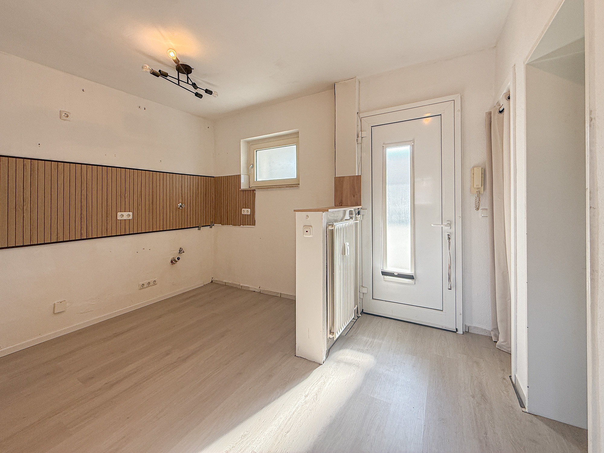 schicke Zwei-Zimmer-Wohnung – Düsseldorf – Vorschaubild 2