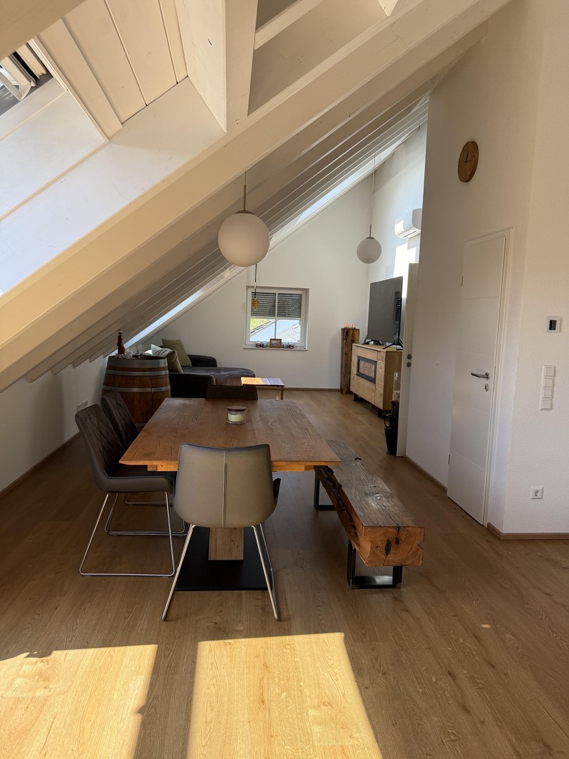 Wohnen auf Zeit: Exklusive Dachgeschosswohnung mit Cabriofenster in ruhiger Lage von Speyer – Speyer – Vorschaubild 4