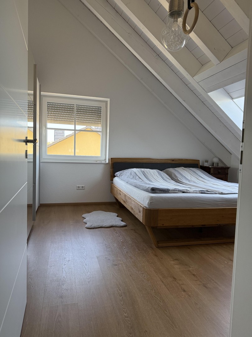 Wohnen auf Zeit: Exklusive Dachgeschosswohnung mit Cabriofenster in ruhiger Lage von Speyer – Speyer – Vorschaubild 16