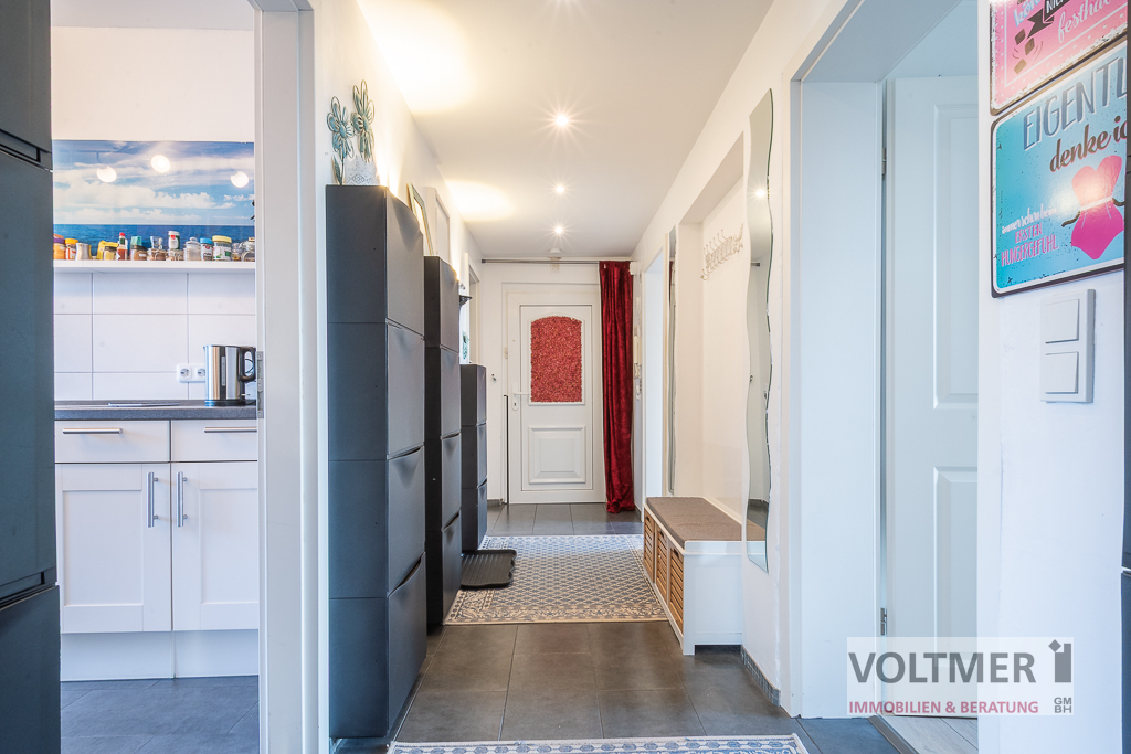 WOHNTRAUM - großzügige Eigentumswohnung mit kleinem Balkon in Saarbrücken! – Saarbrücken – Vorschaubild 2