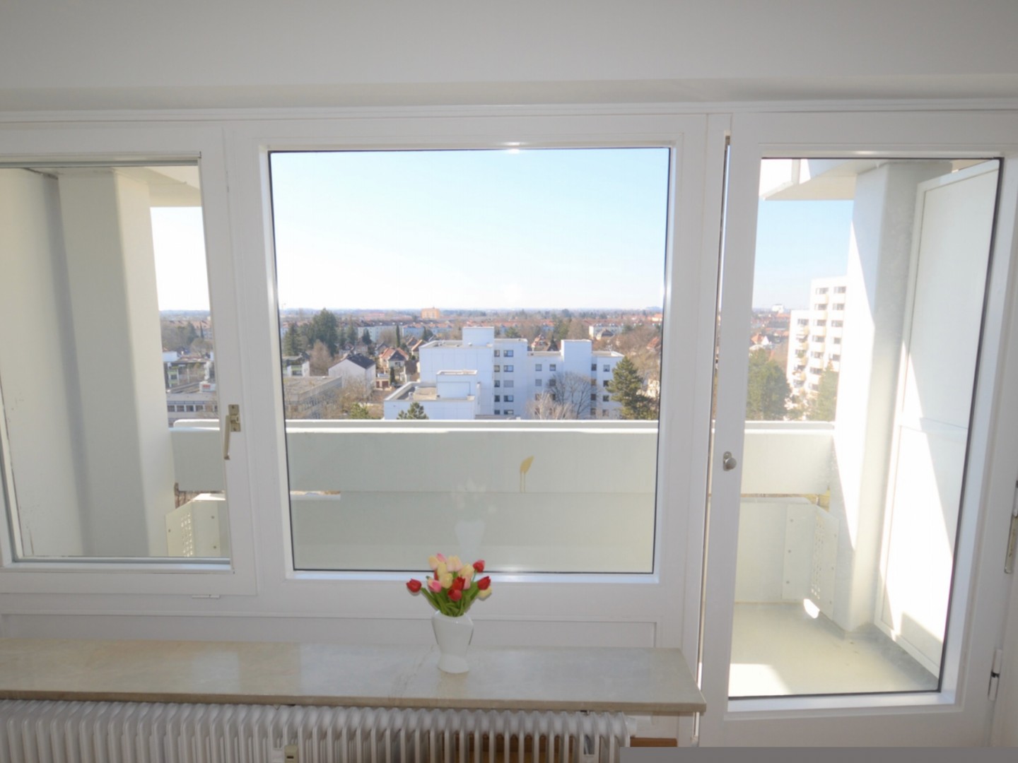 Eine schöne 1-Zi.-Wohnung mit toller Aussicht in der Nähe der U-Bahn von Privat – München – Vorschaubild 11