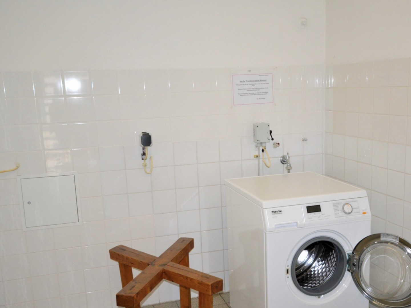 Eine schöne 1-Zi.-Wohnung mit toller Aussicht in der Nähe der U-Bahn von Privat – München – Vorschaubild 18
