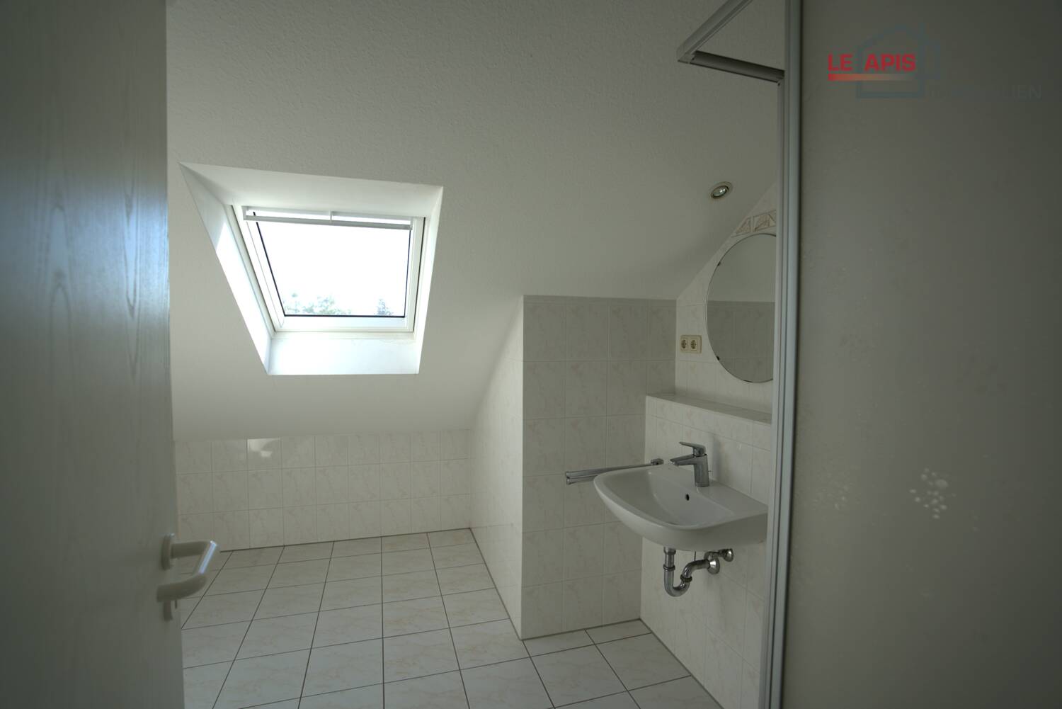 SCHICKE, HELLE DG-1-RWG IN GRÜNER LAGE M. DACHTERRASSE U. TG-STELLPL. IM BELIEBTEN LPZ.-LINDENTHAL – Leipzig – Vorschaubild 13