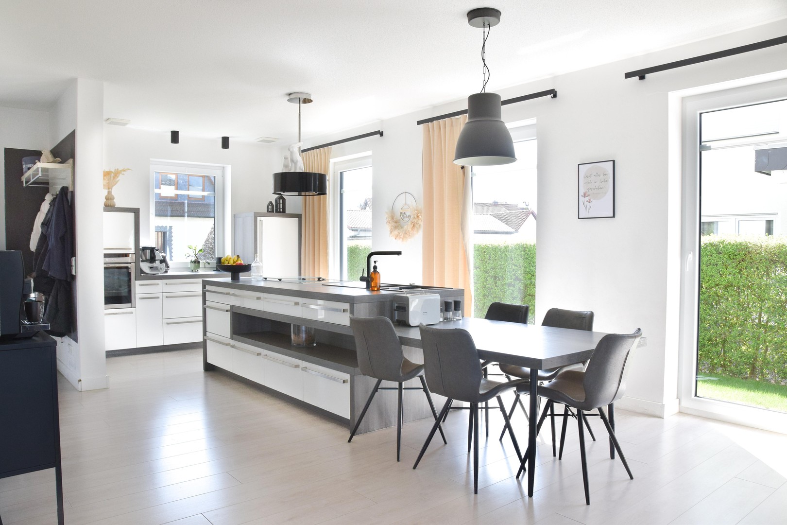 Exklusive Design-Villa mit Pool, Weitblick & modernster Energietechnik - Rückzugsort der Extraklasse – Espelkamp – Vorschaubild 7