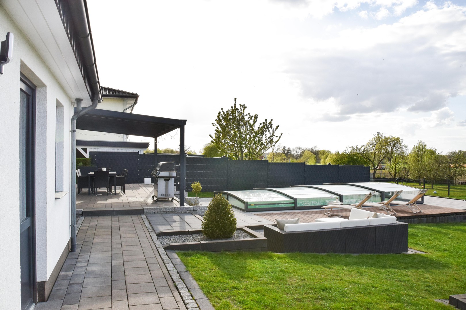 Exklusive Design-Villa mit Pool, Weitblick & modernster Energietechnik - Rückzugsort der Extraklasse – Espelkamp – Vorschaubild 37