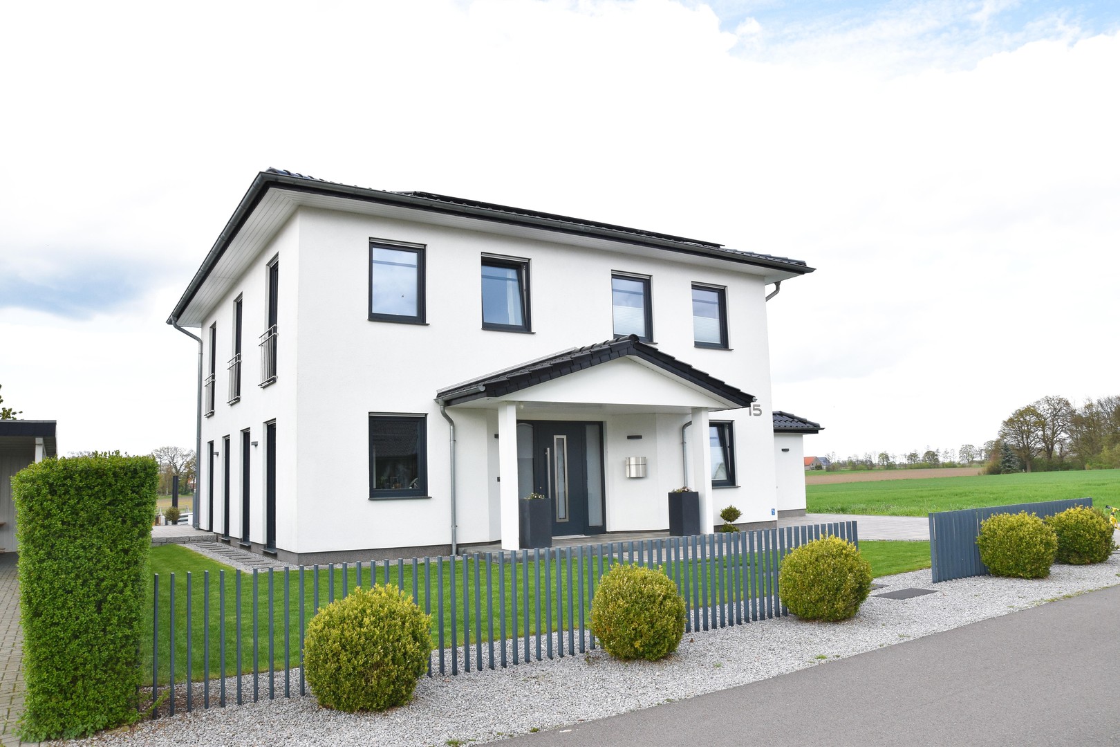 Exklusive Design-Villa mit Pool, Weitblick & modernster Energietechnik - Rückzugsort der Extraklasse – Espelkamp – Vorschaubild 42