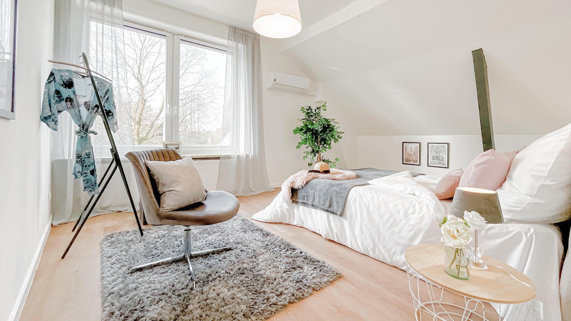 Zentral in HH-Niendorf: Einfamilienhaus (5,5 Zimmer) mit sonnigem Garten und PKW Stellplatz – Hamburg – Vorschaubild 14