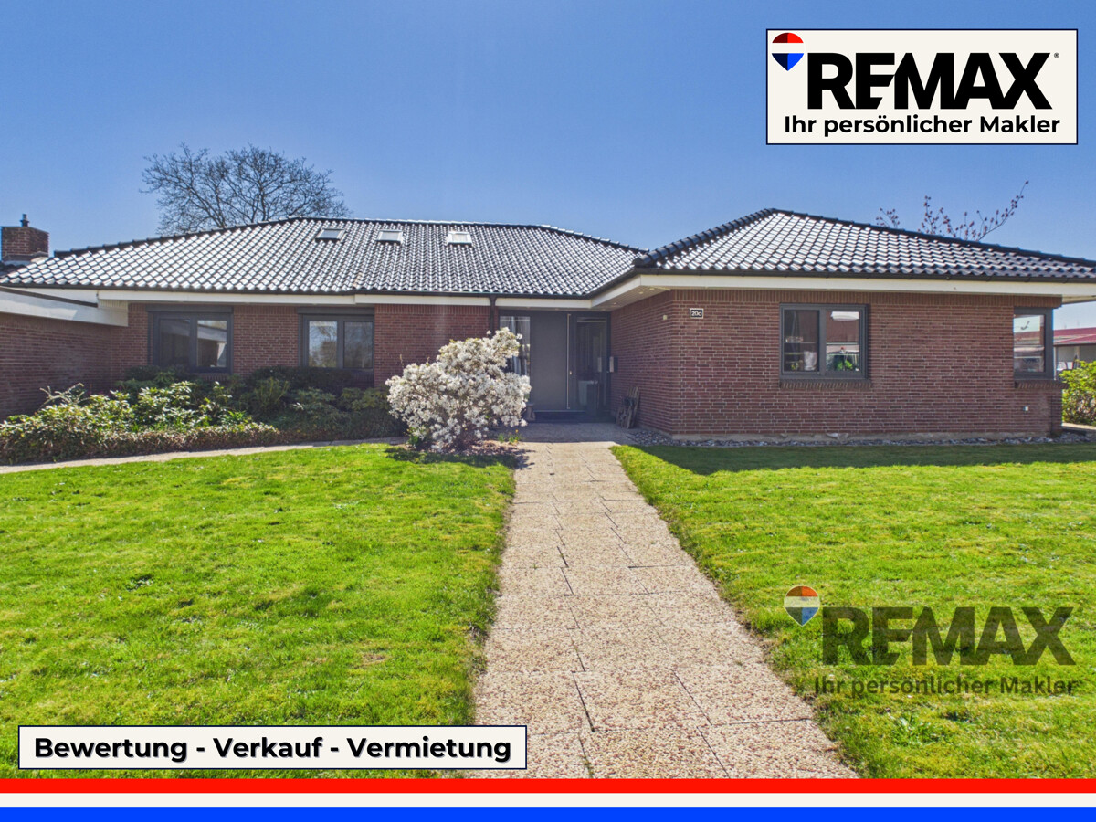 Modernisierter Bungalow mit kleiner Gewerbeeinheit in belebter Lage – Schönberg (Holstein) – Bild 1 von 8