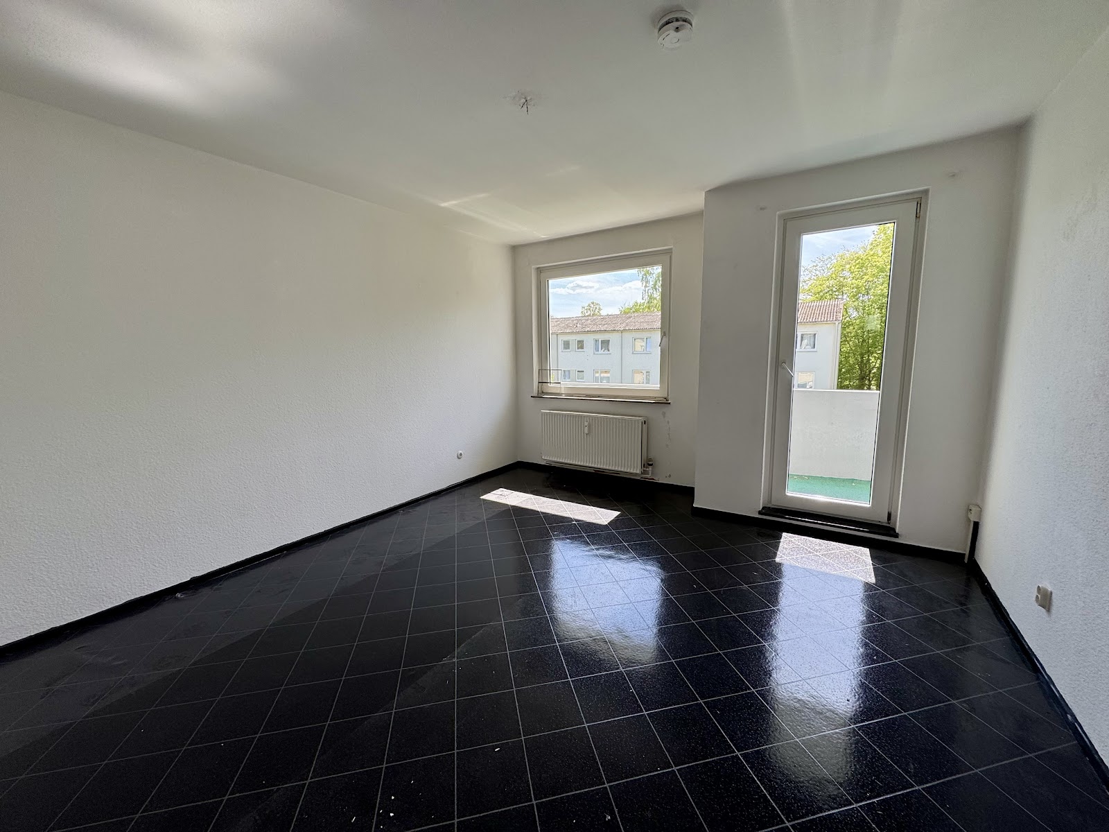 2 Zimmer Wohnung in Delmenhorst- Gutschein für Eigenrenovierung!!! – Delmenhorst – Vorschaubild 3