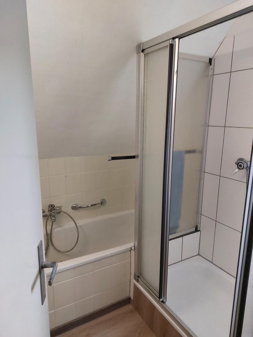 3-Fam.Haus - zentral, ruhig, hell, freistehend, gedämmte Fassade, unvermietet, provisionsfrei – Herrenberg – Vorschaubild 10