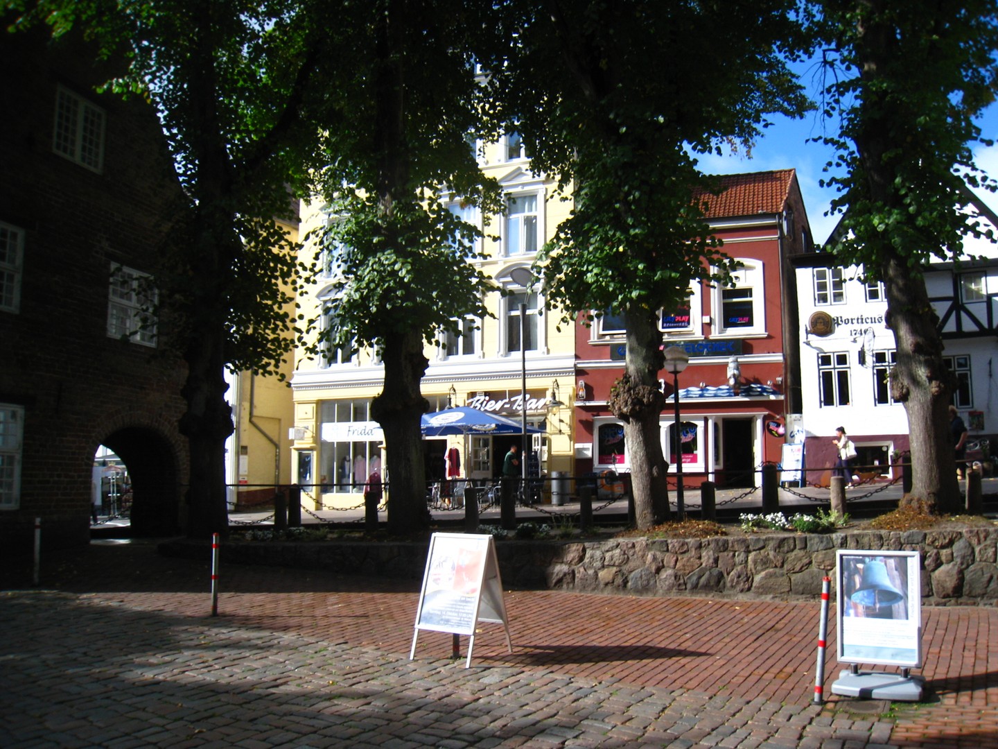 bg