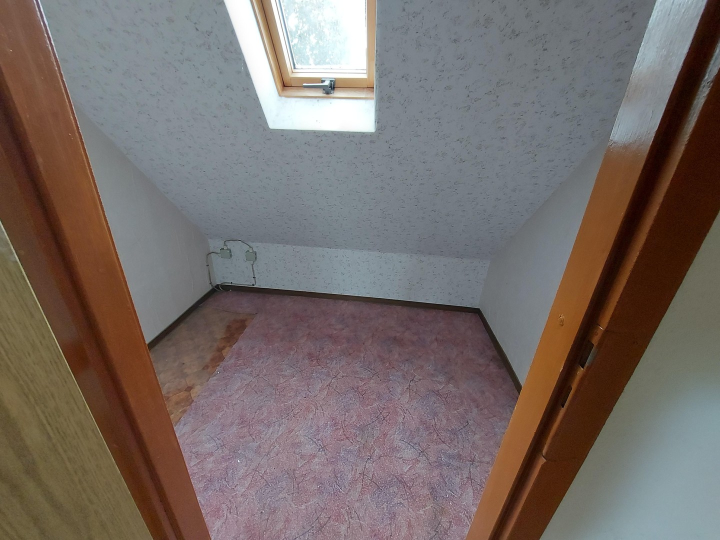 Schönes Einfamilienreihenhaus möchte aus dem Dornröschenschlaf geweckt werden – Raguhn- Jeßnitz – Vorschaubild 9