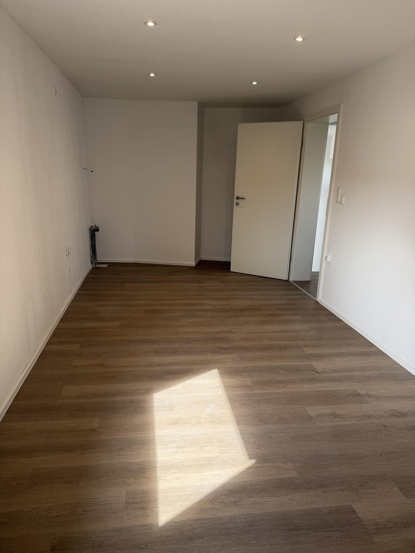 renoviertes Haus 4 Zimmer Küche Bad mit Hof und Garage Worms Abenheim – Worms – Vorschaubild 7