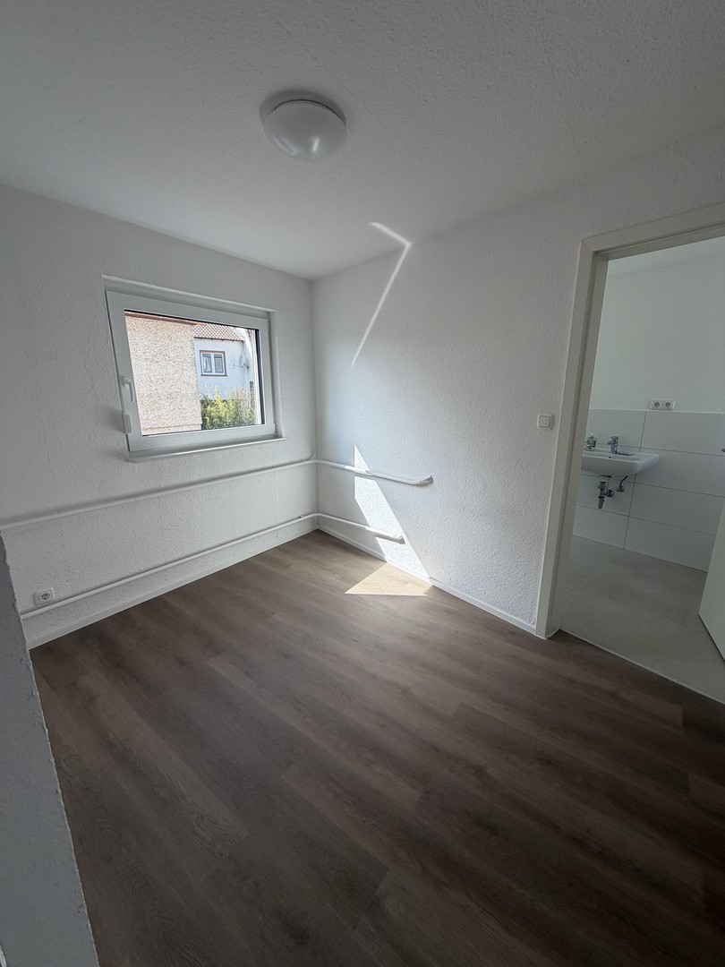 renoviertes Haus 4 Zimmer Küche Bad mit Hof und Garage Worms Abenheim – Worms – Vorschaubild 11