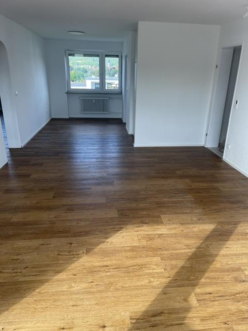 Neu renovierte 4-Zimmerwohnung mit Loggia und traumhaftem Ausblick über Amberg – Amberg – Vorschaubild 8