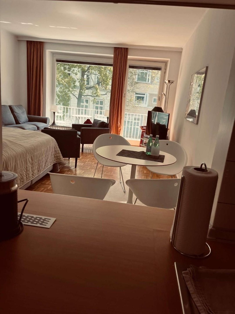 Helle 1-Zimmer-Wohnung mit Teil-Alsterblick - nur 50m zur Alster – Hamburg – Vorschaubild 8
