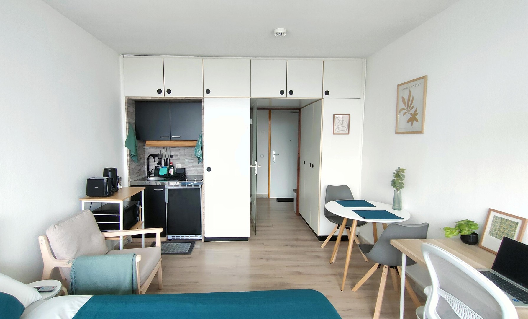 Bring mal deinen Koffer mit - dein voll ausgestattetes neues Zuhause in Forstenried wartet auf dich! – München – Vorschaubild 2