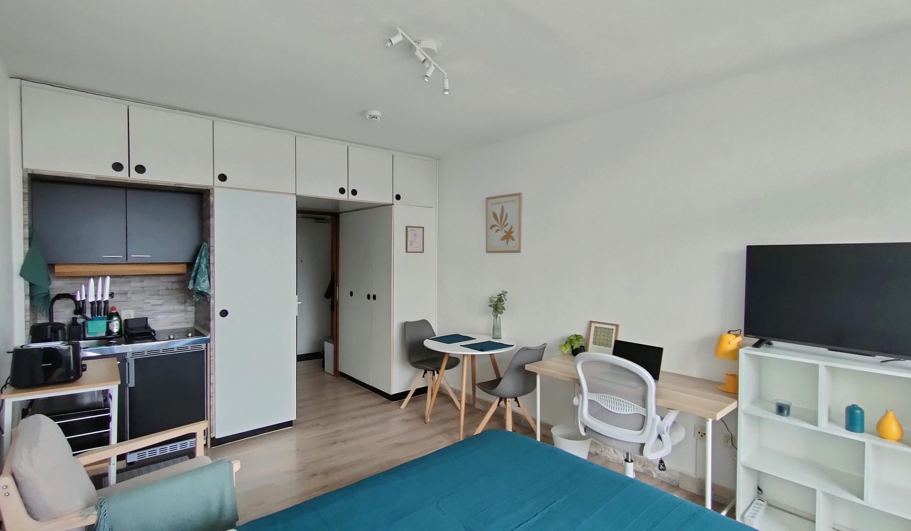 Bring mal deinen Koffer mit - dein voll ausgestattetes neues Zuhause in Forstenried wartet auf dich! – München – Vorschaubild 3