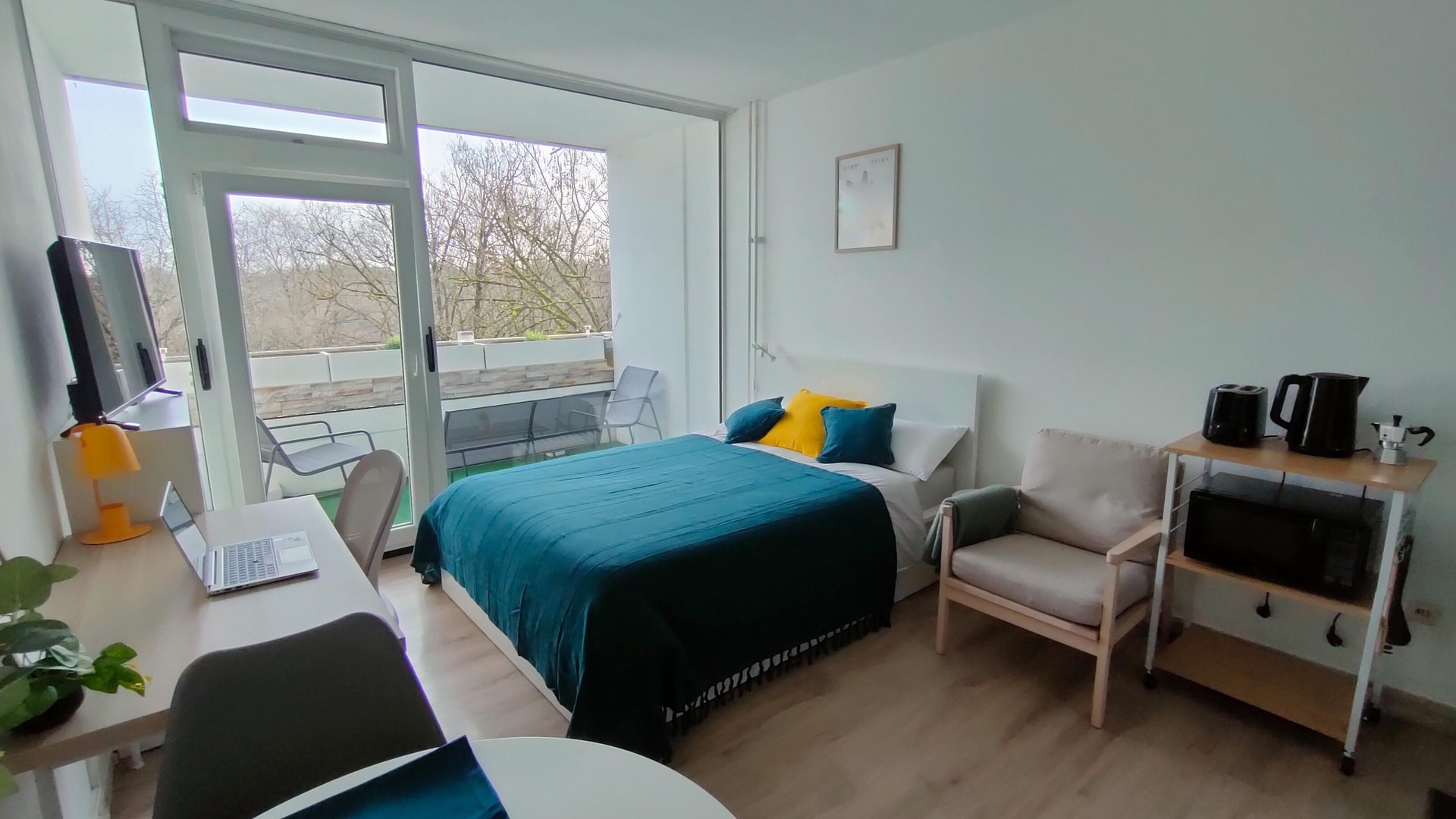 Bring mal deinen Koffer mit - dein voll ausgestattetes neues Zuhause in Forstenried wartet auf dich! – München – Vorschaubild 4