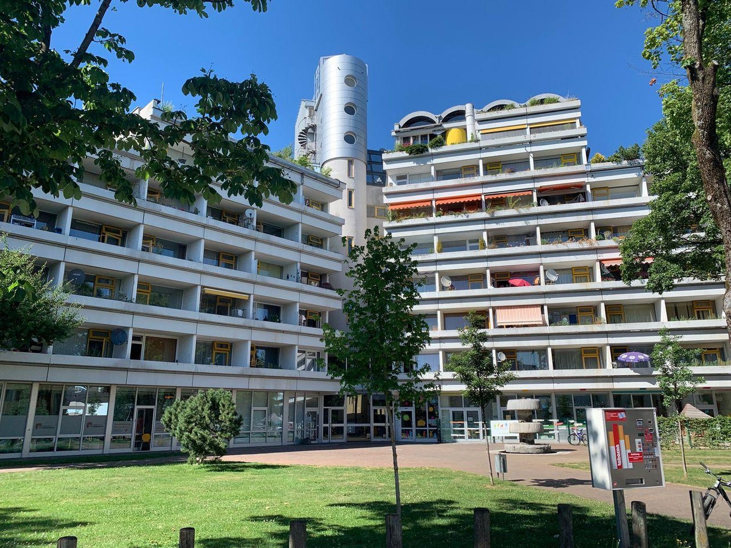 Bring mal deinen Koffer mit - dein voll ausgestattetes neues Zuhause in Forstenried wartet auf dich! – München – Vorschaubild 12
