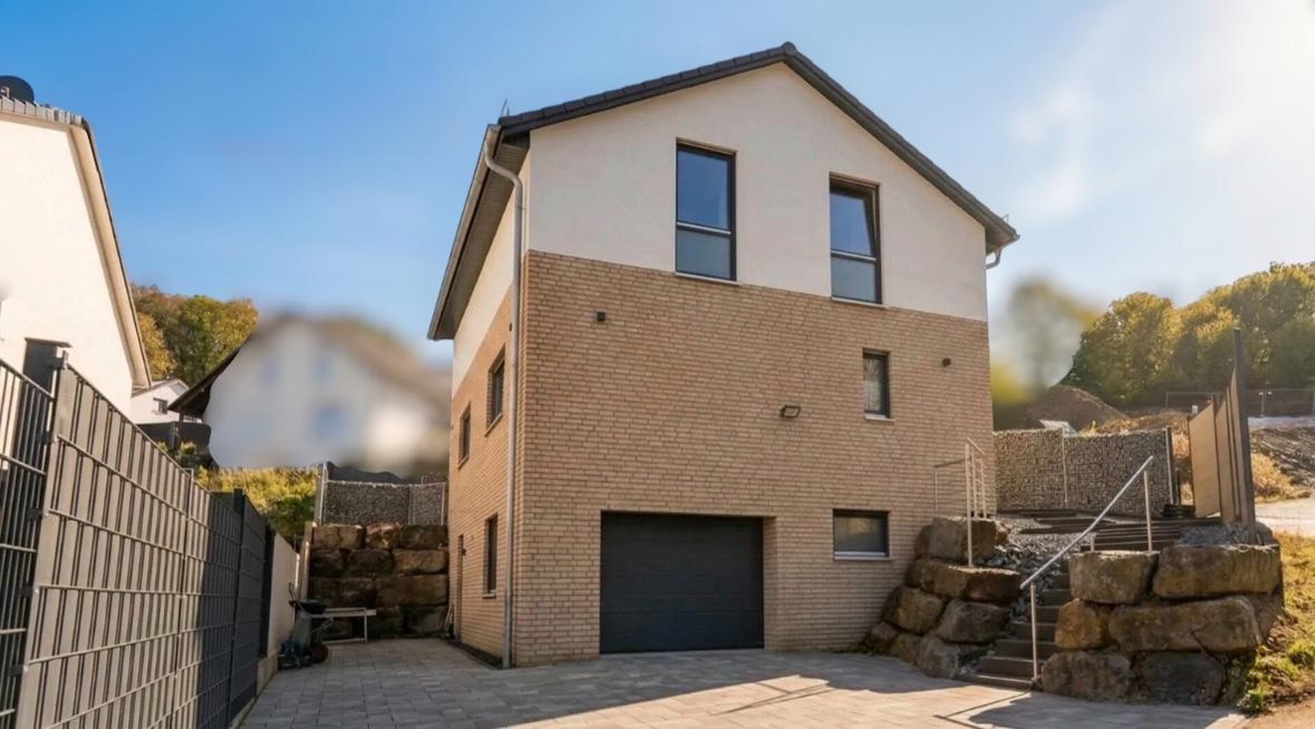 !Neu von Privat! Modernes Familienidyll auf sonnigem Eckgrundstück – Viel Platz & Top-Technik – Ennepetal – Bild 1 von 47