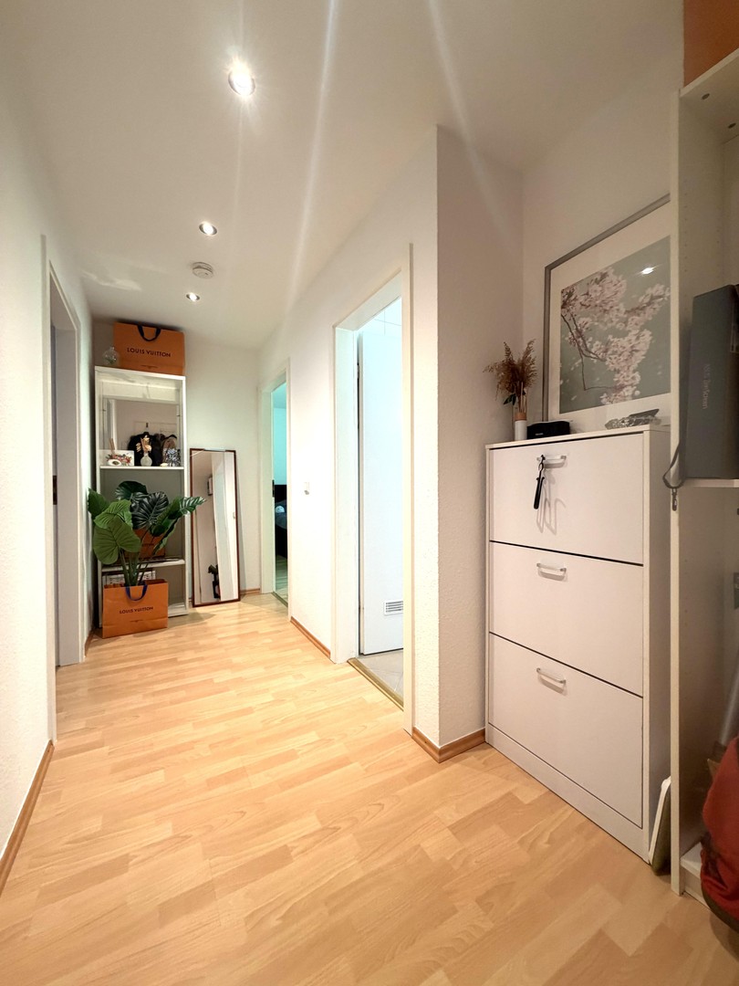 Top Wohnung Balkon EBK Unterbachersee! – Düsseldorf – Vorschaubild 3