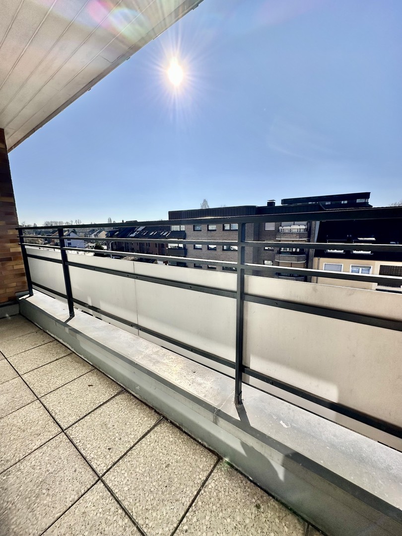 Top Wohnung Balkon EBK Unterbachersee! – Düsseldorf – Vorschaubild 7