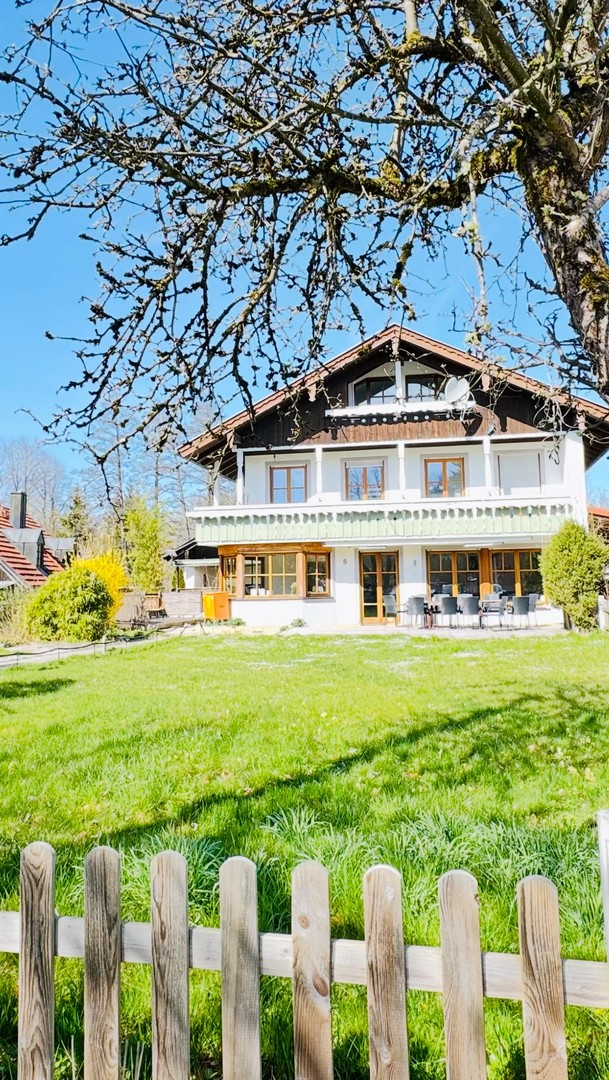 Großzügiges Haus mit Einliegerwohnung am See zur Miete