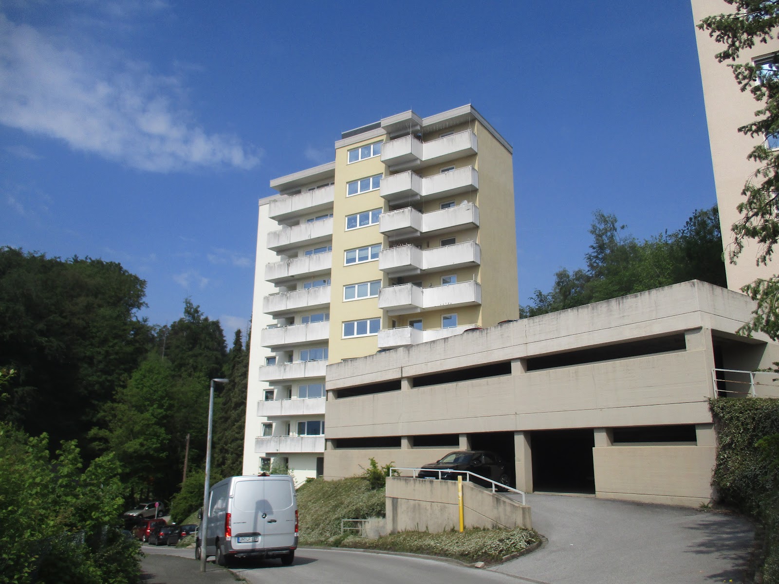 3 bis 4 Zimmer mit Balkon, 2. OG m. Aufzug, Hemer, Unter dem Asenberg 3 – Hemer – Bild 1 von 12