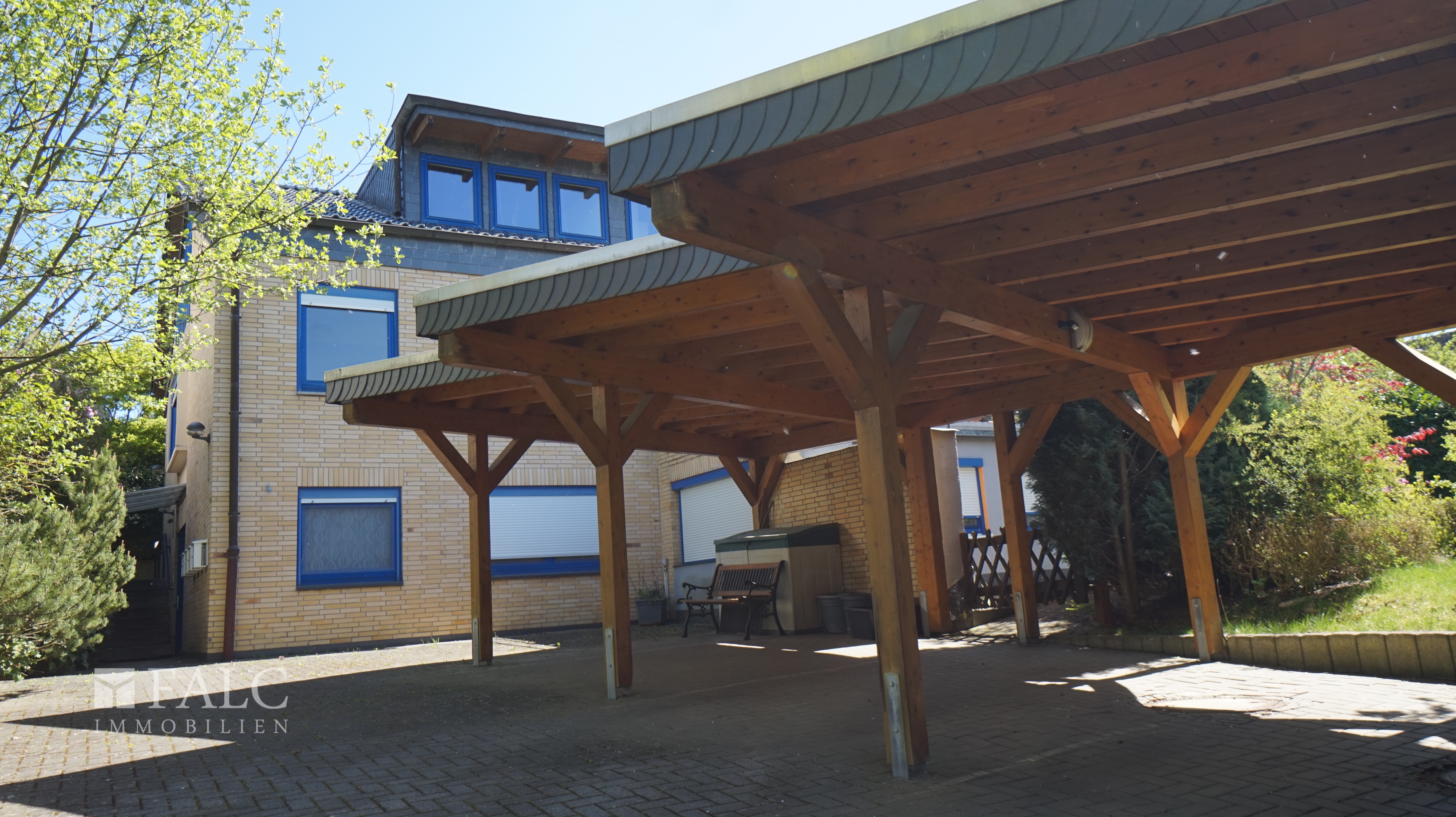 Ein Haus - 4 Wohnungen - ca. 555 m² Wfl. auf ca. 900 m² Grundstück von FALC-Immobilien Göttingen – Göttingen – Vorschaubild 2