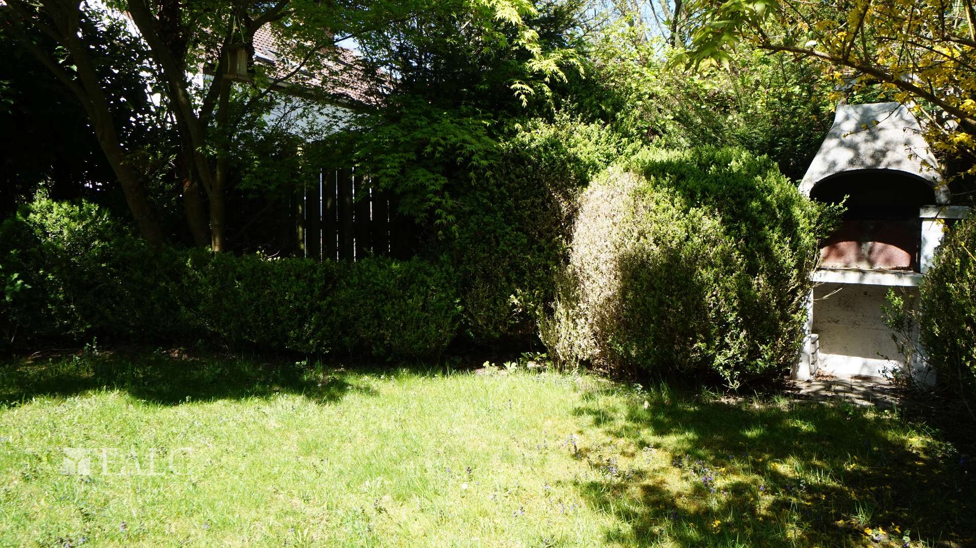 Ein Haus - 4 Wohnungen - ca. 555 m² Wfl. auf ca. 900 m² Grundstück von FALC-Immobilien Göttingen – Göttingen – Vorschaubild 5