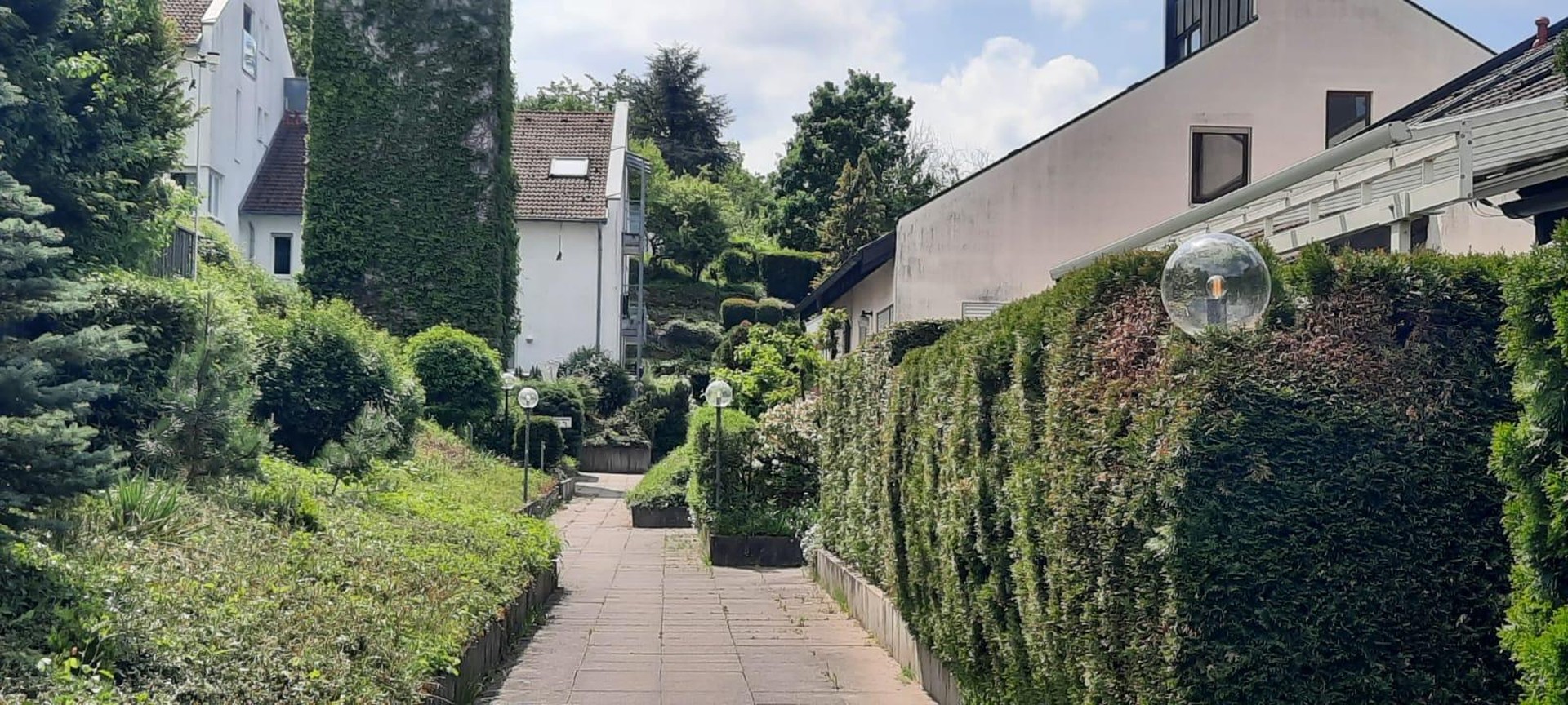 Attraktive 3-Zimmer Wohnung in ruhiger Aussichtslage von Stuttgart – Stuttgart – Vorschaubild 2