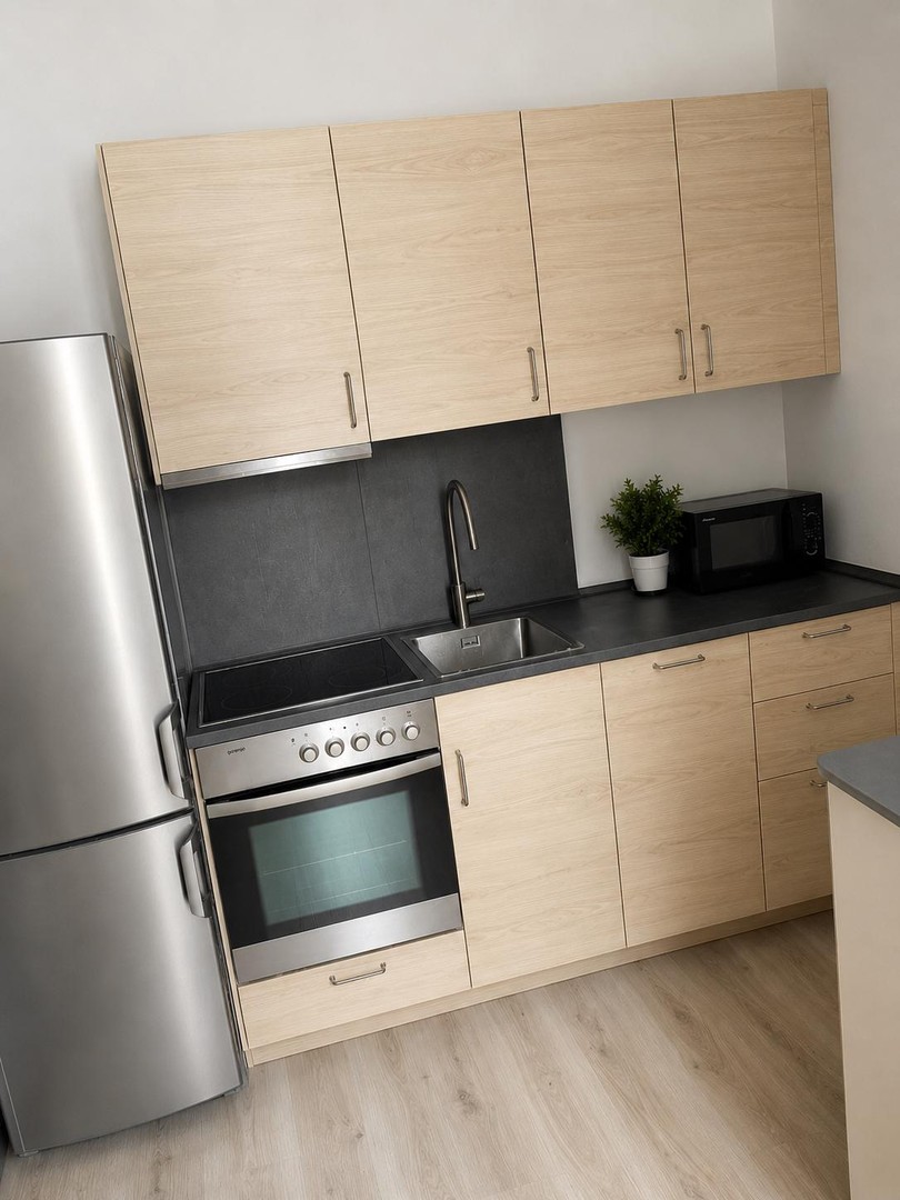 1Zimmer Wohnung neues schönes Bad, mit Küche, Abstellraum, Aufzug direkt in der City Friedberg! – Friedberg – Vorschaubild 2