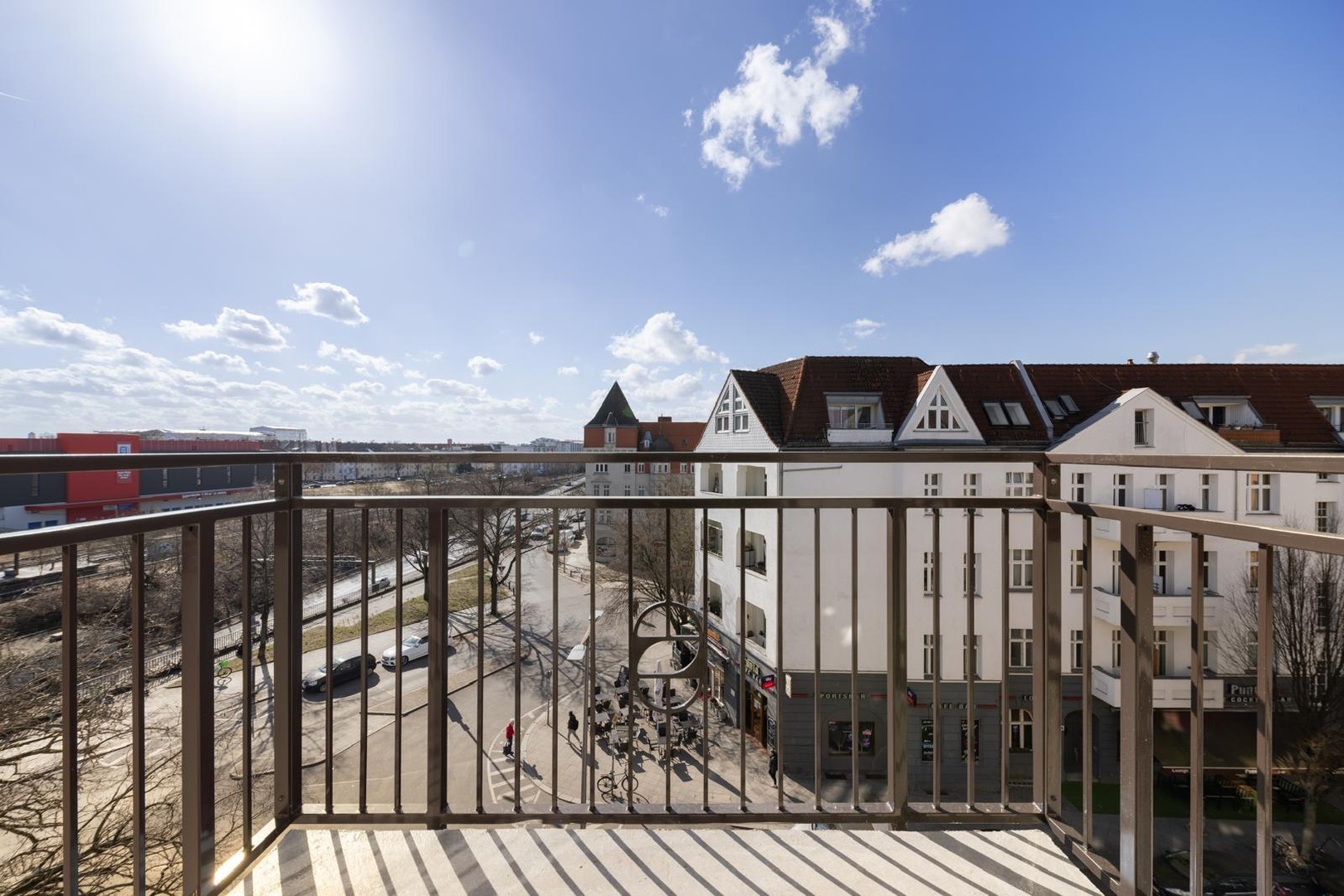 Kernsanierter Altbau | 3 Zimmer mit Weitblick | 2 Balkone | EBK inkl. | Aufzug | top Anbindung – Berlin – Vorschaubild 2