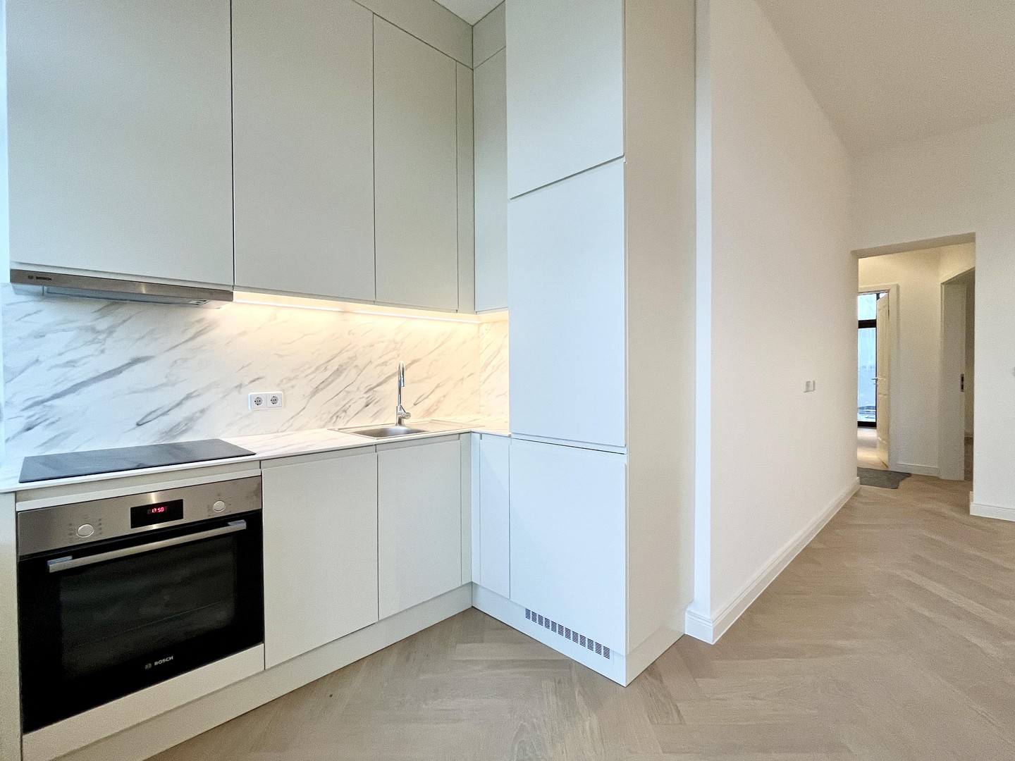 Kernsanierter Altbau | 3 Zimmer mit Weitblick | 2 Balkone | EBK inkl. | Aufzug | top Anbindung – Berlin – Vorschaubild 7