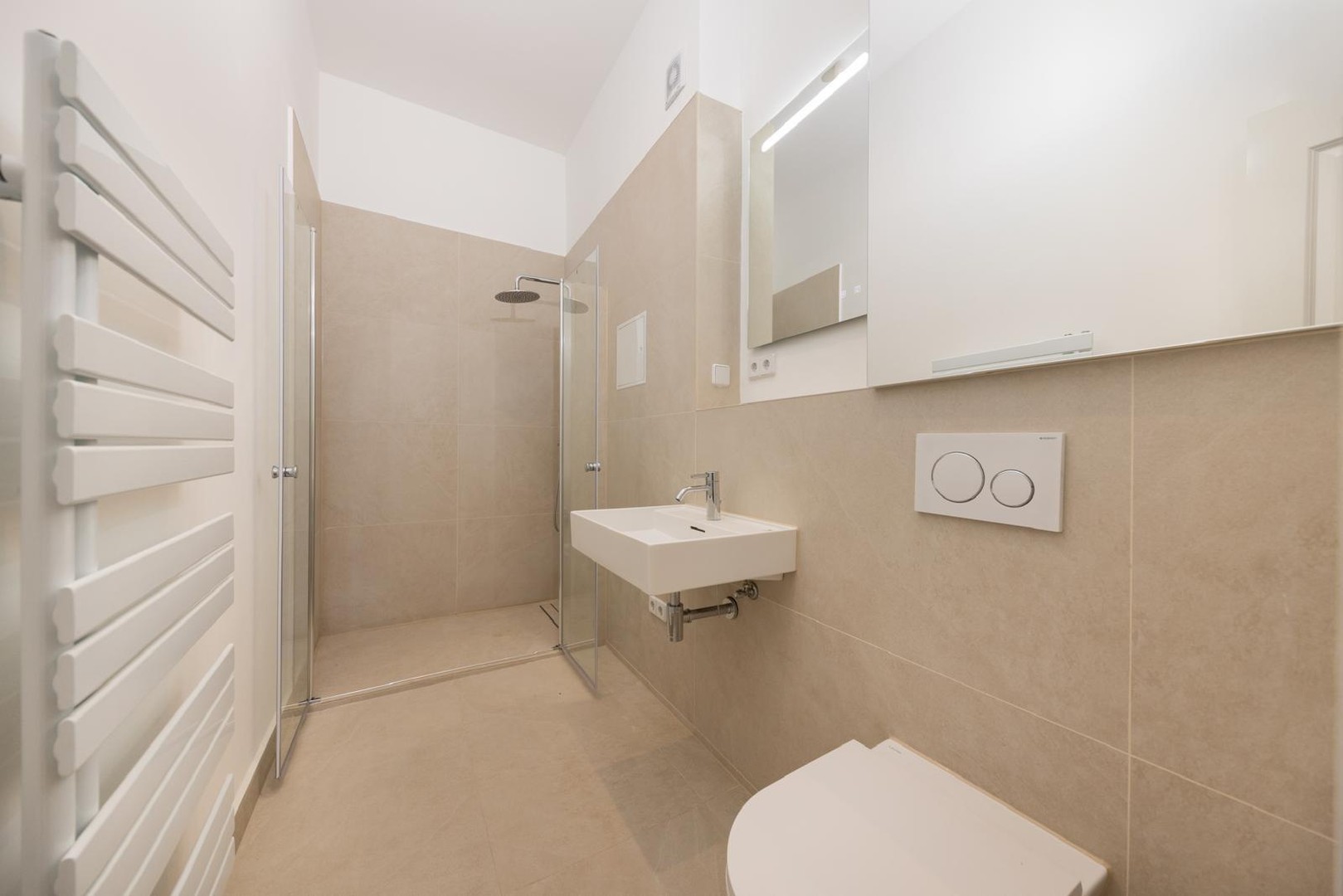 Kernsanierter Altbau | 3 Zimmer mit Weitblick | 2 Balkone | EBK inkl. | Aufzug | top Anbindung – Berlin – Vorschaubild 12
