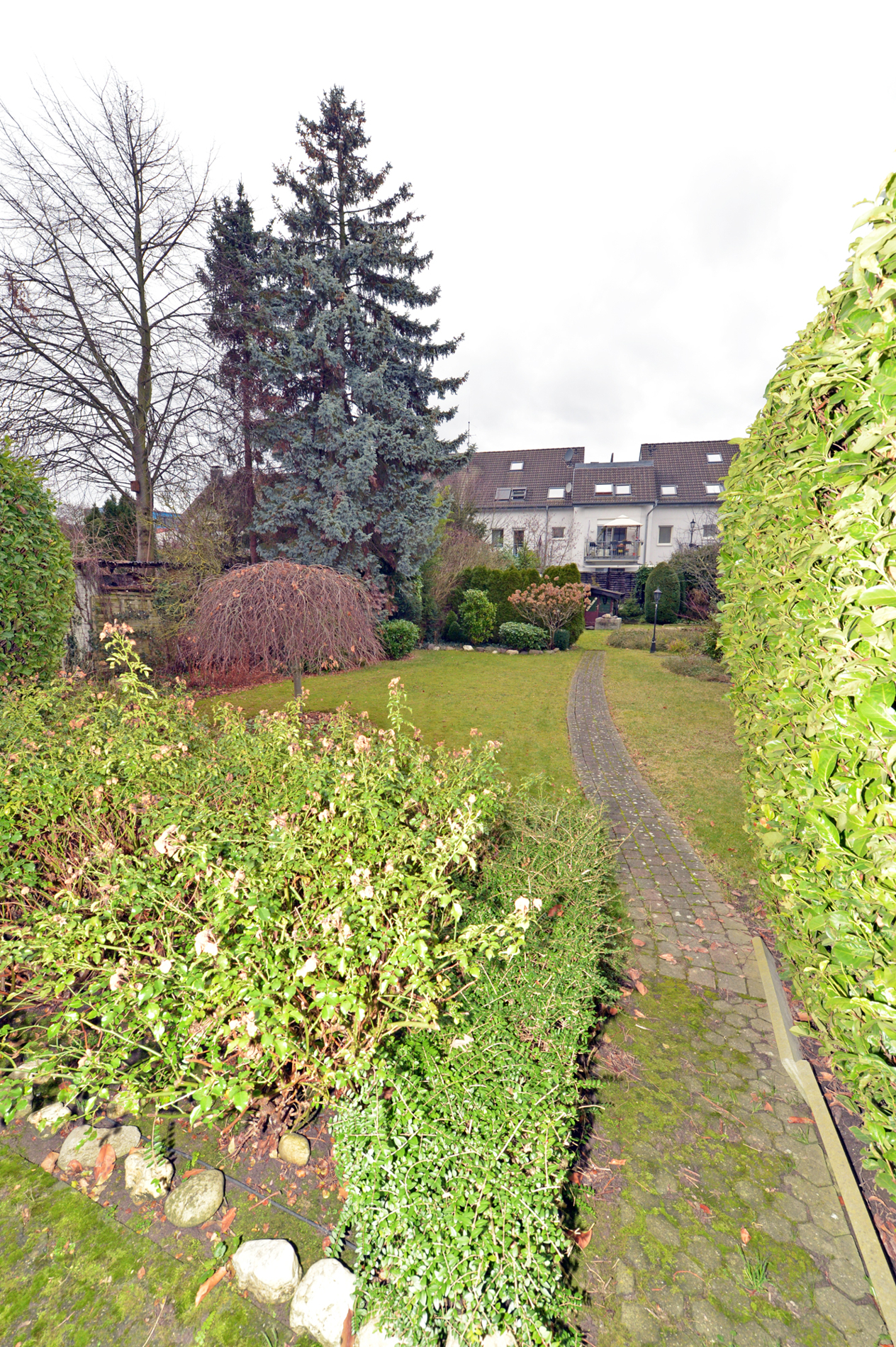 Freistehendes Einfamilienhaus mit großem Garten – Düsseldorf – Vorschaubild 4