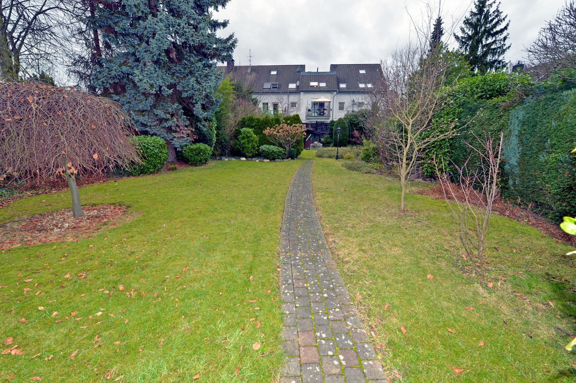 Freistehendes Einfamilienhaus mit großem Garten – Düsseldorf – Vorschaubild 5