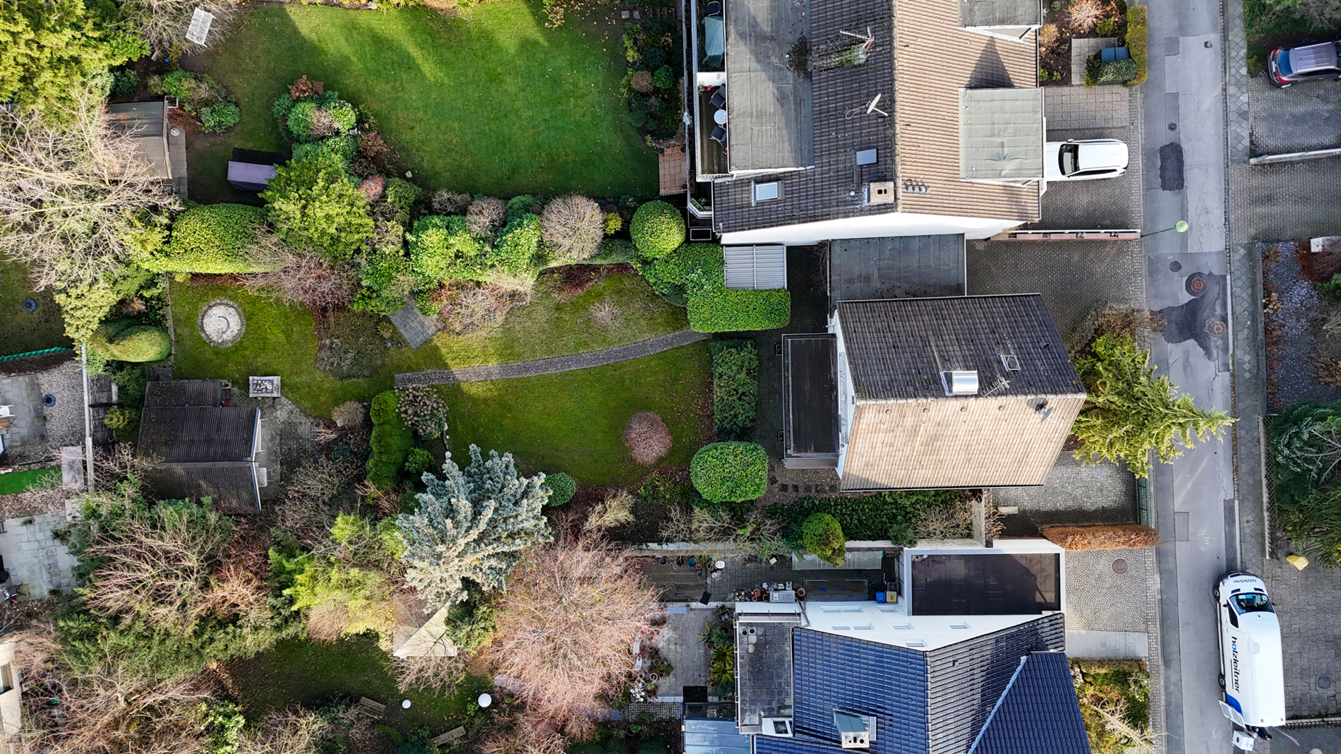 Freistehendes Einfamilienhaus mit großem Garten – Düsseldorf – Vorschaubild 13