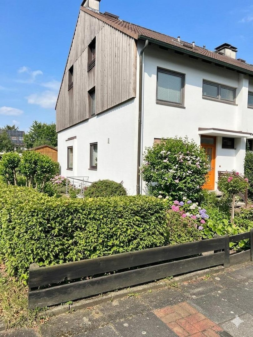 Gepflegtes Endreihenhaus mit Garage am Bramfelder See – ruhig, grün & familienfreundlich v. privat