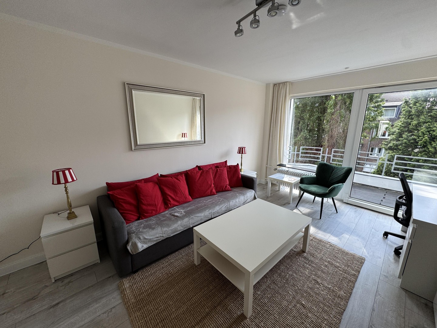 Schicke Single-Wohnung in Düsseldorfer Altstadt in Rheinnähe -Ohne Provision-