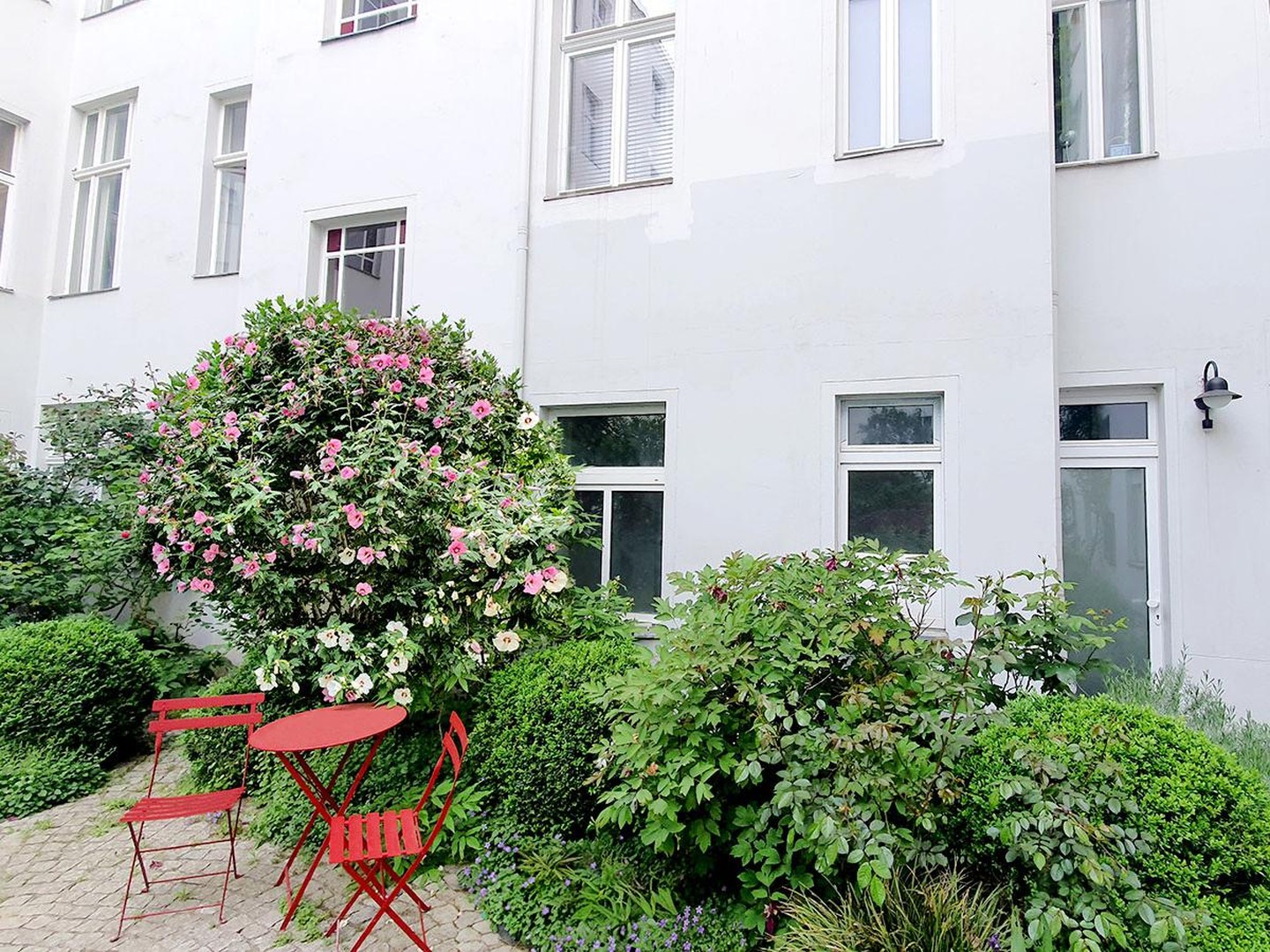 Sanierter Altbau am Savignyplatz • 2 Bäder • 3 Zi + Souterrain • unbefristet • Hofzugang – Berlin – Bild 1 von 23