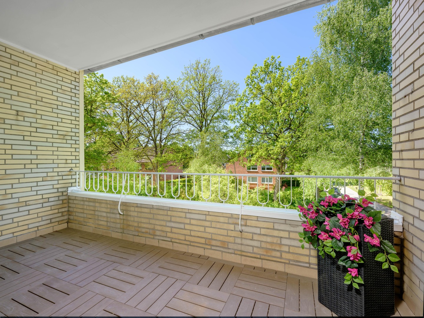 Frisch sanierte 3-Zimmer-Wohnung mit Loggia in Hamburg-Sasel – Hamburg – Vorschaubild 4