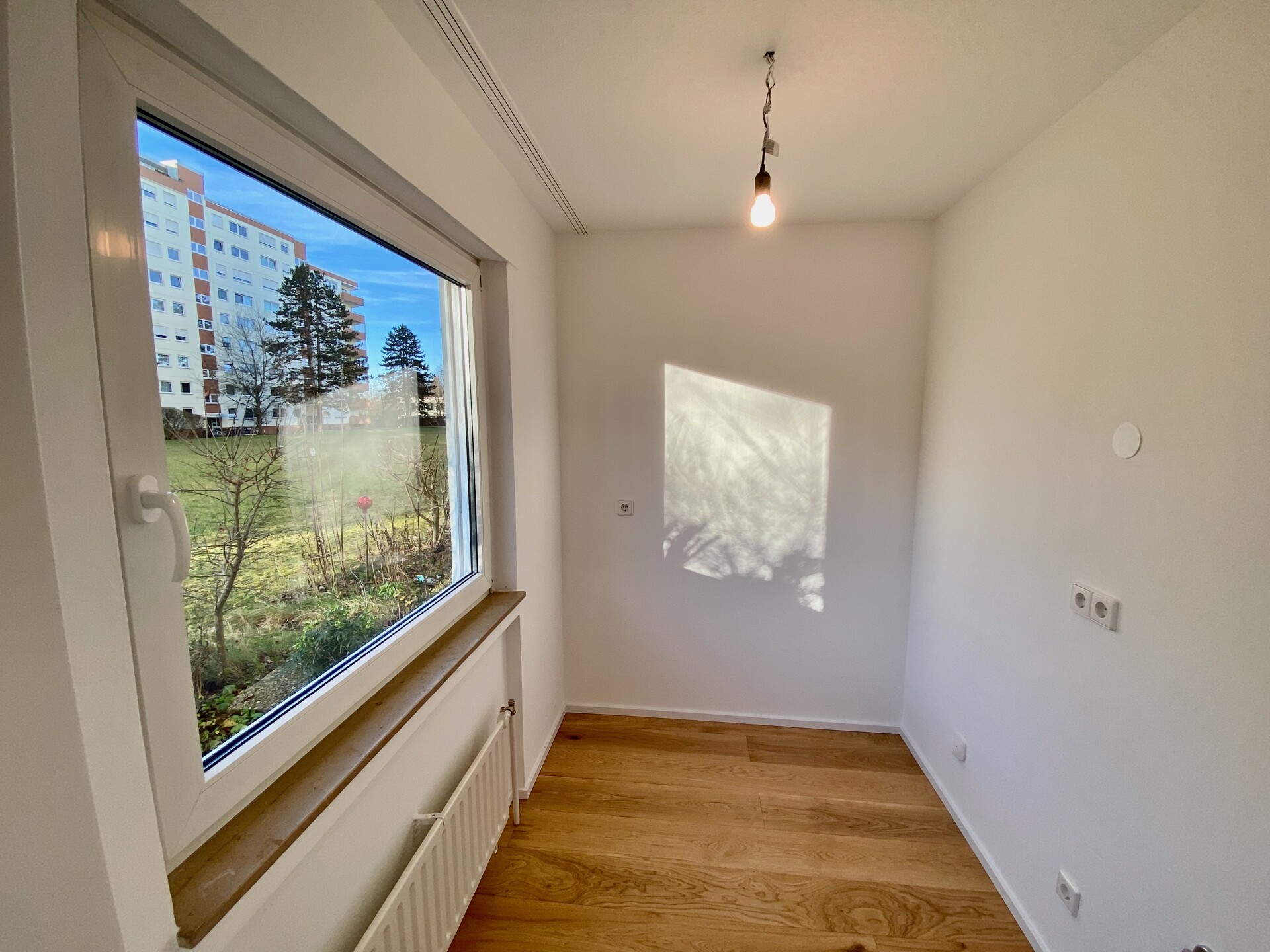 Freie, ruhige 2-Zimmer mit schöner Westterrasse - Besichtigung nach Vereinbarung – München Aubing – Vorschaubild 8