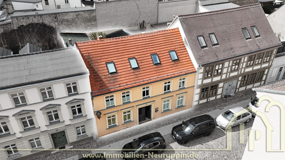 Vollvermietetes Altstadthaus | Neuruppin | Faktor 15,3 | 6 Wohneinheiten | Innenstadtlage – Neuruppin – Vorschaubild 2
