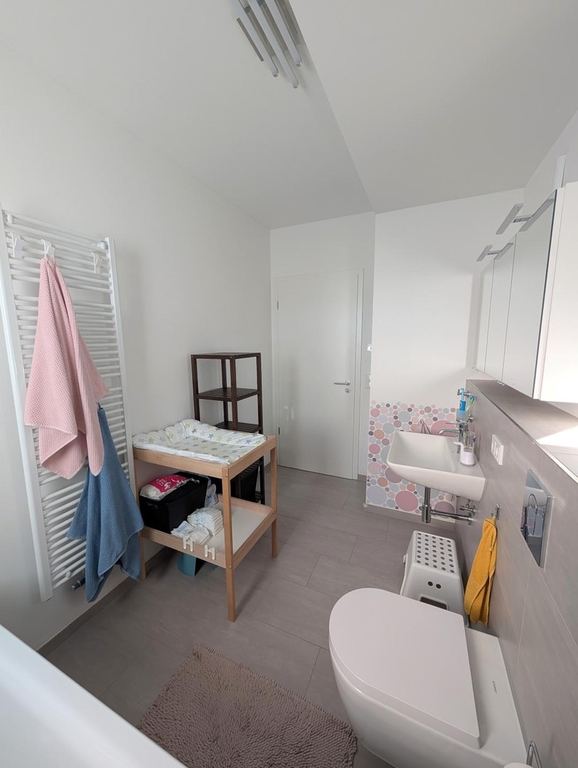 Neubau‑3‑Zimmer‑Wohnung in ruhiger Lage mit 2 Bädern und Süd-Loggia – Berlin – Vorschaubild 11